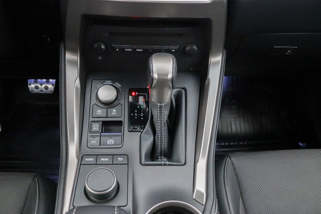 Lexus NX 300h AWD E-CVT F SPORT Navi Kamera Dragkrok