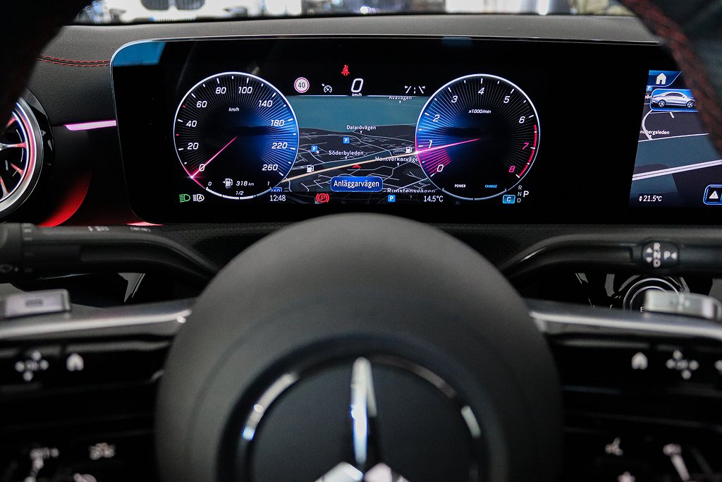Mercedes-Benz CLA 200 AMG Panorama Facelift (MOMSBIL)