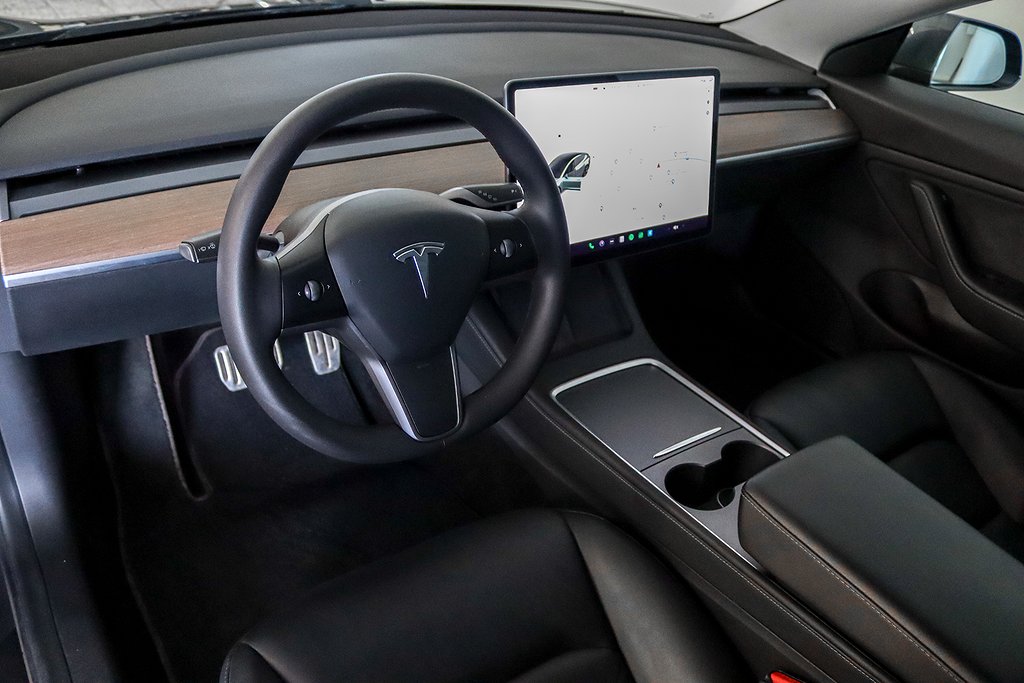 Tesla Model 3 Long Range AWD Autopilot Dragkrok