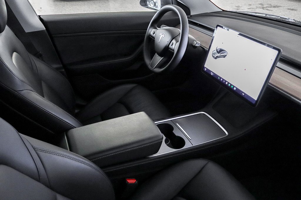 Tesla Model 3 Long Range AWD Autopilot Dragkrok