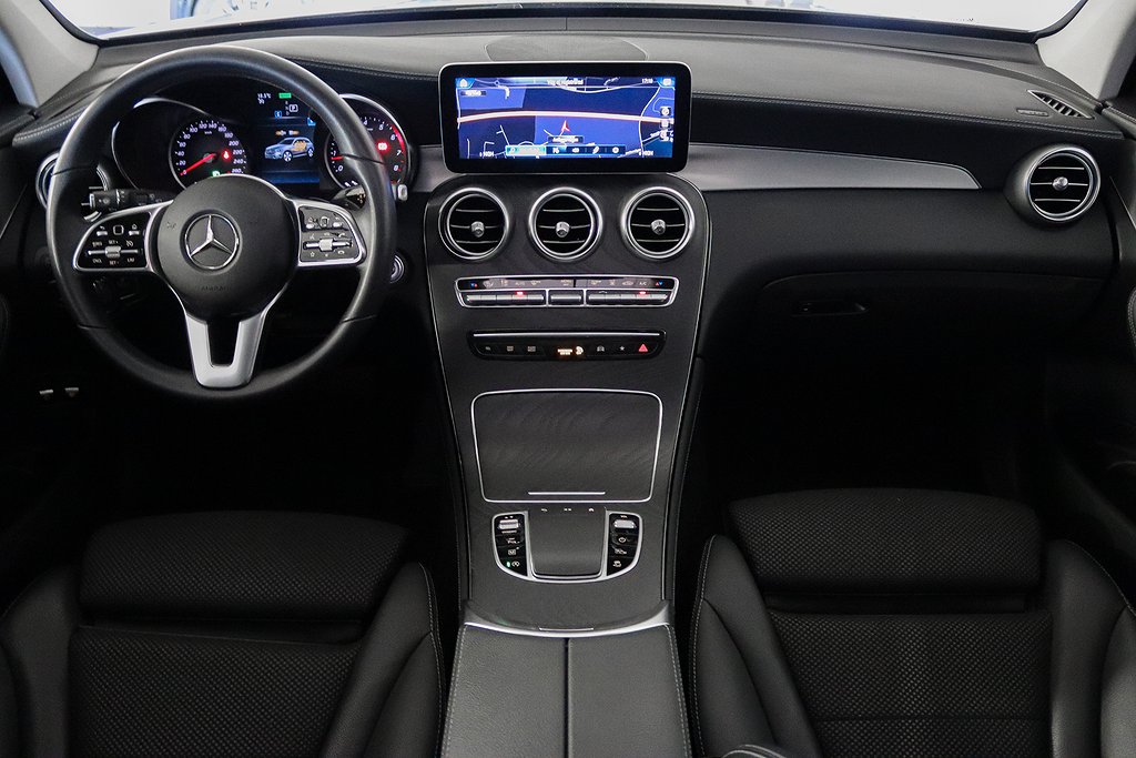 Mercedes-Benz GLC 200 4MATIC Burmester Panorama Drag Värmare