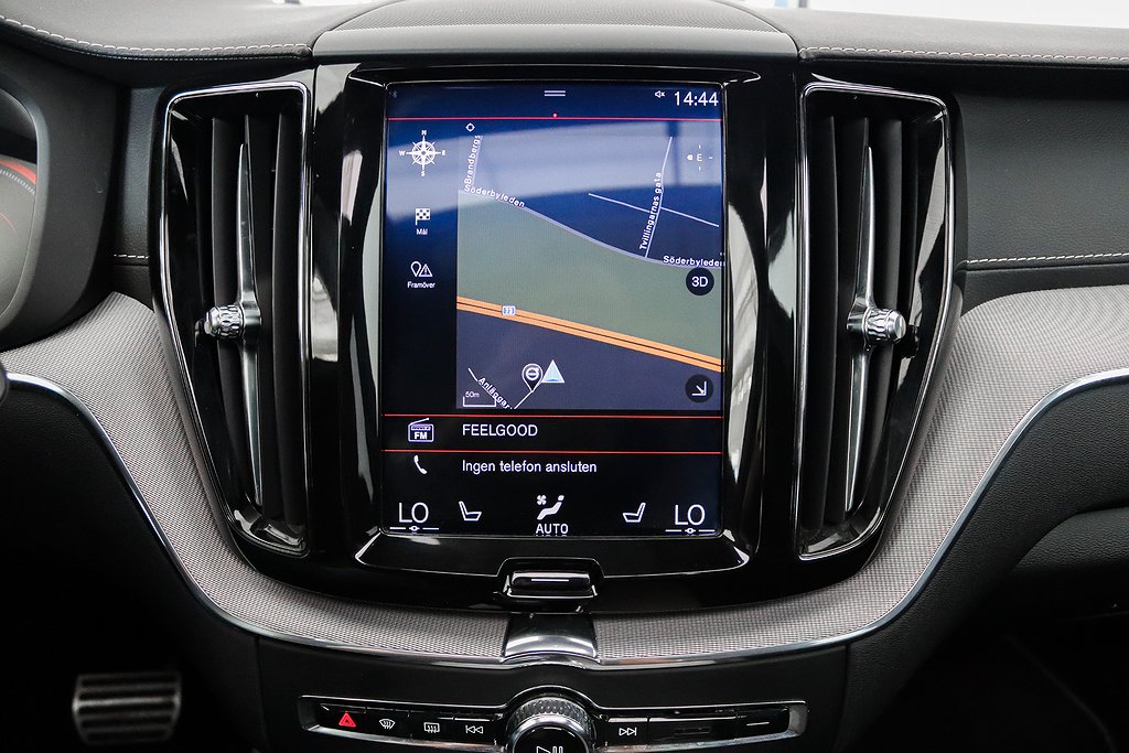 Volvo XC60 Recharge T8 AWD R-Design Lounge HuD Pano Värmare