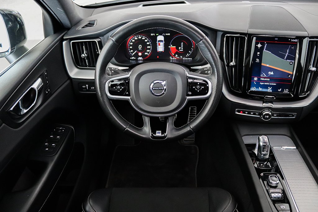 Volvo XC60 Recharge T8 AWD R-Design Lounge HuD Pano Värmare