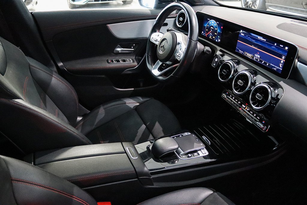 Mercedes-Benz CLA 180 AMG Sport Panorama Widescreen Navi