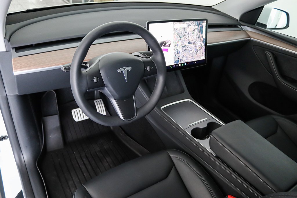 Tesla Model Y Performance Dual Motor AWD Autopilot Pano MOMS