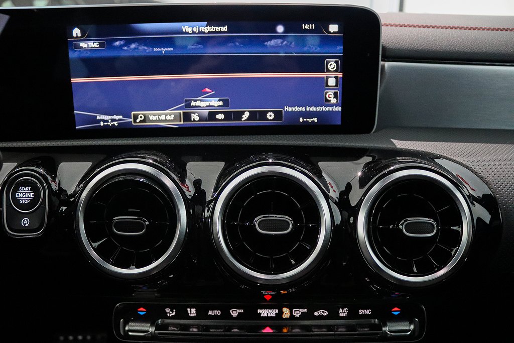 Mercedes-Benz CLA 180 AMG Sport Panorama Widescreen Navi