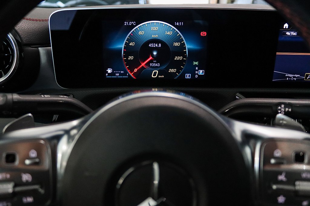 Mercedes-Benz CLA 180 AMG Sport Panorama Widescreen Navi