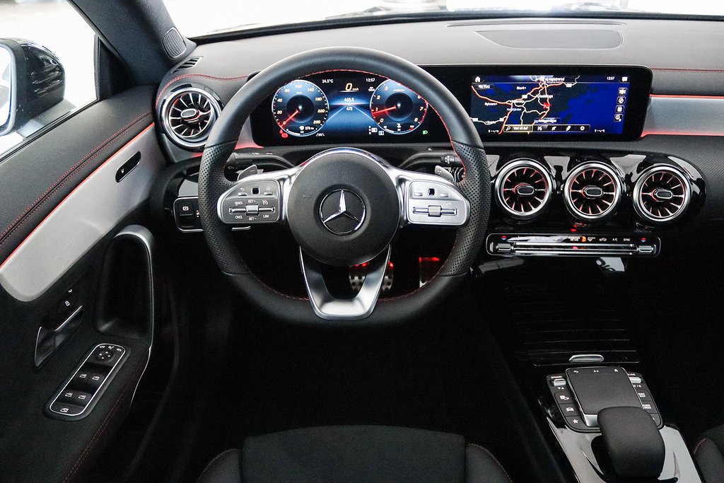 Mercedes-Benz CLA 180 7G-DCT AMG Line Panorama 136hk