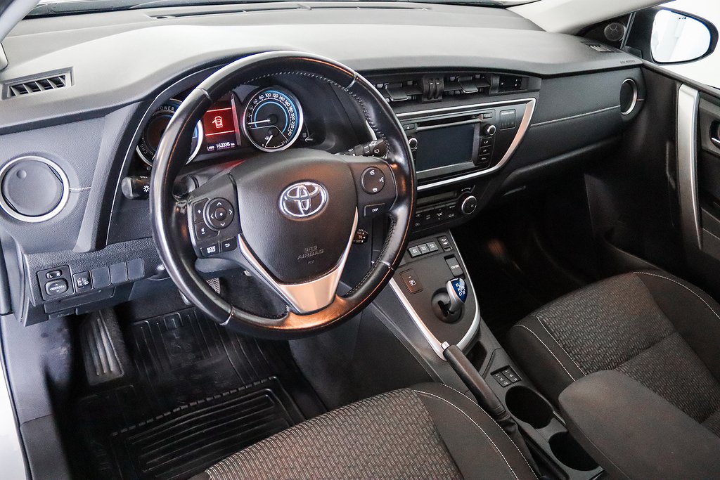 Toyota Auris Hybrid e-CVT B-Kamera Värmare 136hk